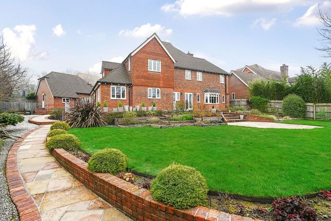 Stable Lane, Worthing BN14 5 bed detached house for sale