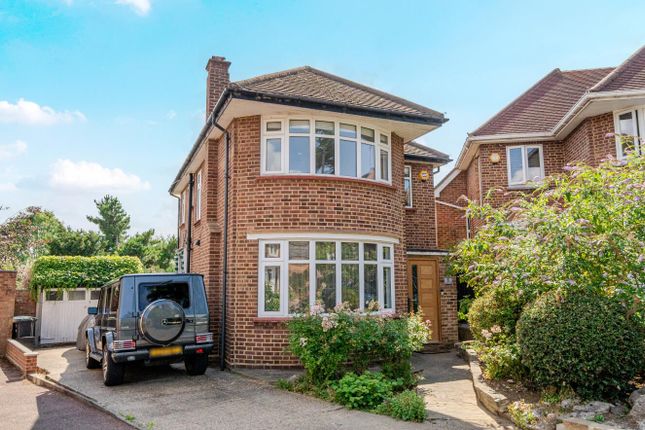 Hadley Close, London N21 3 bed detached house for sale