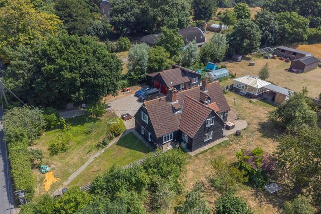 Beaumont, Essex, CO16 3 bed detached house for sale