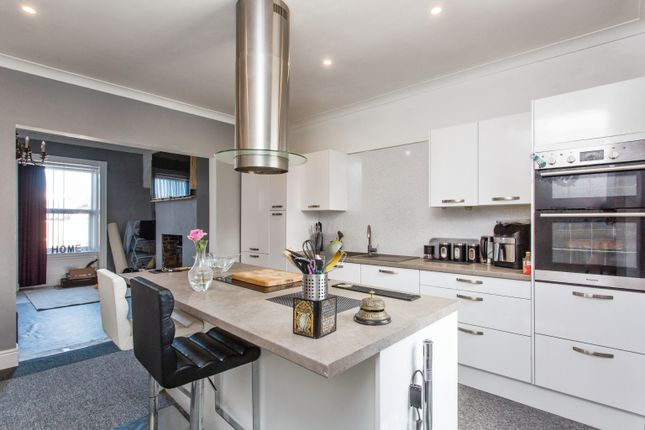 5 bed property
