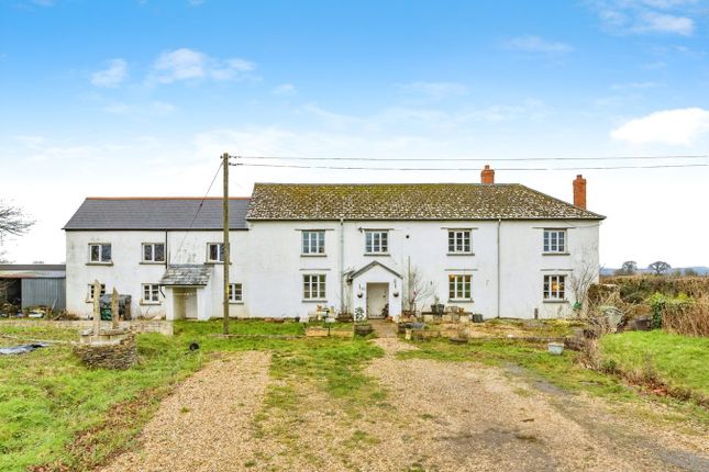 Okehampton EX20 6 bed detached house for sale