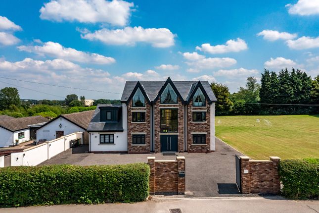 6 bedroom detached house for sale