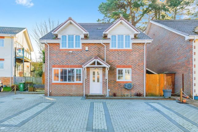 Hill Cottage Gardens, Southampton SO18 4 bed detached house for sale