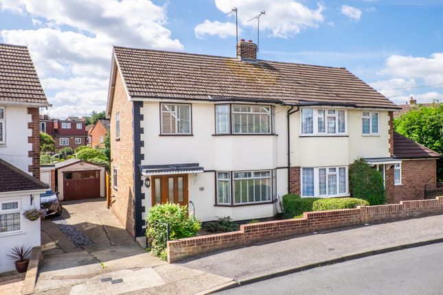 Rolvenden Road, Wainscott, Rochester... 3 bed semi