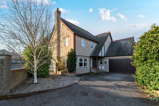 Lansdowne Crescent, Calne SN11 4 bed detached house for sale