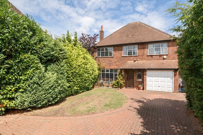 Richmond Drive, Shepperton, TW17 5 bed detached house for sale
