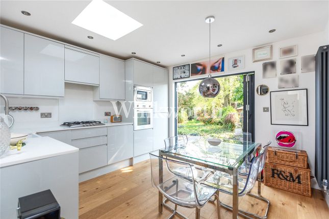 Barrowell Green, London, N21 1 bed semi
