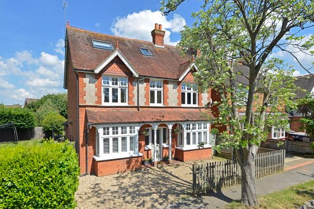 4 bed detached house