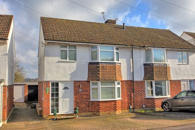 Albion Road, Chalfont St. Giles 3 bed semi