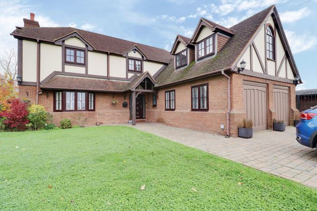 North Road, South Ockendon RM15 6 bed detached house for sale