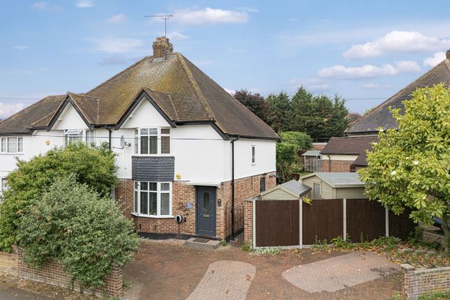 Cascade Close, Buckhurst Hill, IG9 3 bed semi