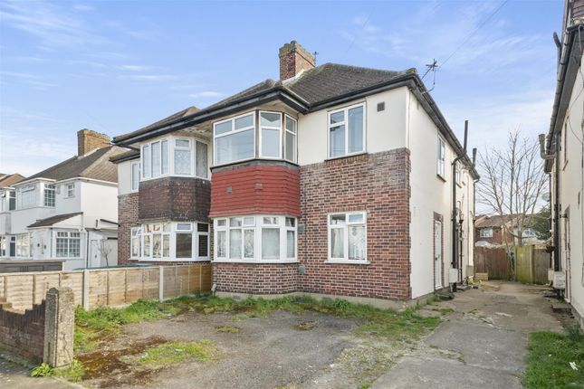 Munster Avenue, Hounslow TW4 2 bed maisonette for sale