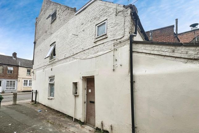 Norwich Road, Wisbech, Cambs, PE13 2AD 2 bed flat for sale