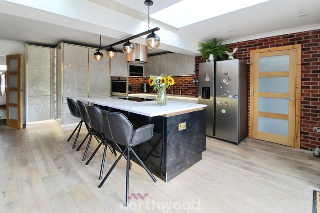 Checkstone Avenue, Doncaster DN4 5 bed detached house for sale