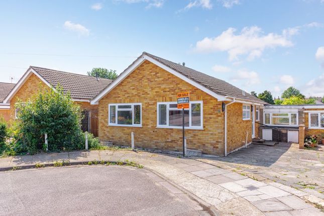 Silvercliffe Gardens, Barnet EN4 2 bed detached bungalow for sale