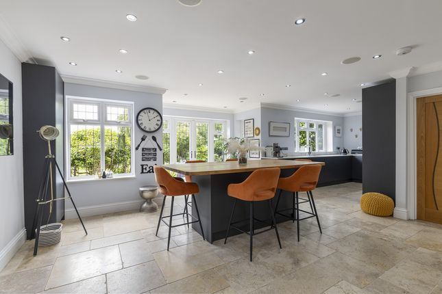 Bousley Rise, Ottershaw, KT16 5 bed detached house for sale
