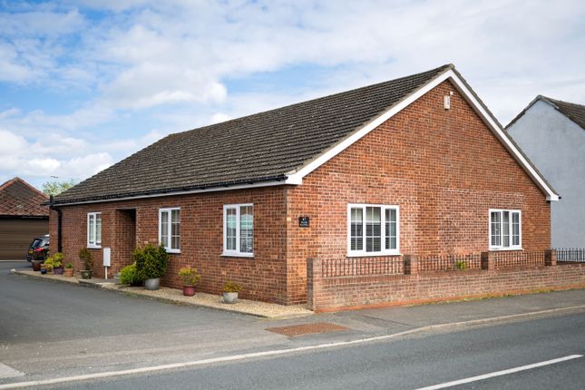 High Street, Walcott, Lincoln... 3 bed detached bungalow for sale