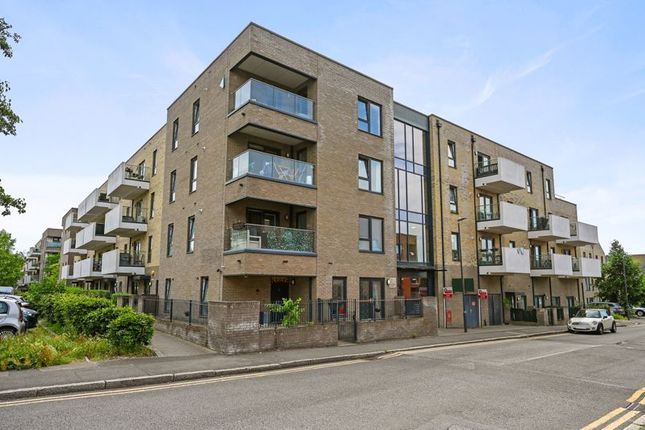 Tranquil Lane, Harrow 2 bed flat for sale
