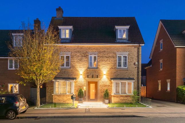 Gilders Road, Dunmow CM6 5 bed detached house for sale