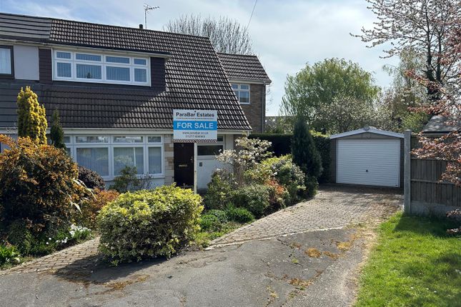 Graham Close, Billericay CM12 4 bed semi