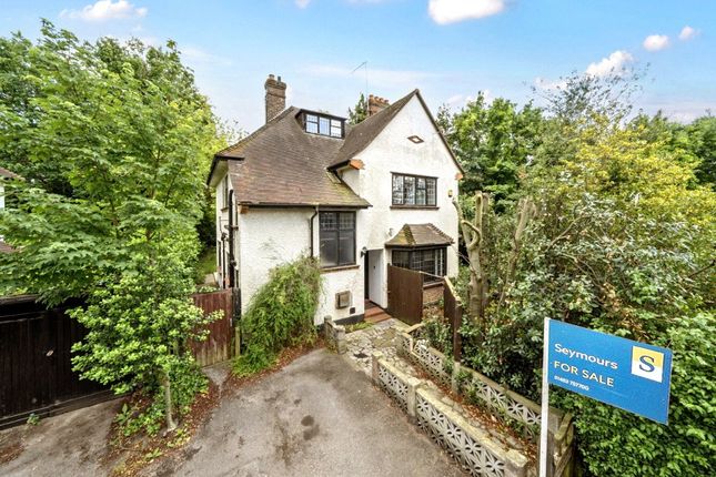 White Rose Lane, Surrey GU22 4 bed detached house for sale