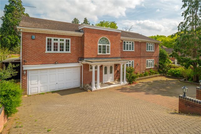 Fairmeadside, Loughton, Essex, IG10 5 bed detached house for sale