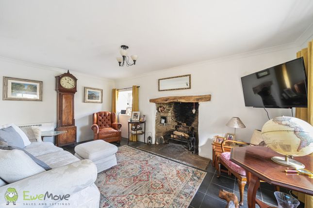 Atherington, Umberleigh EX37 4 bed cottage for sale