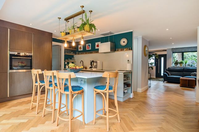 3 bedroom link detached house for sale