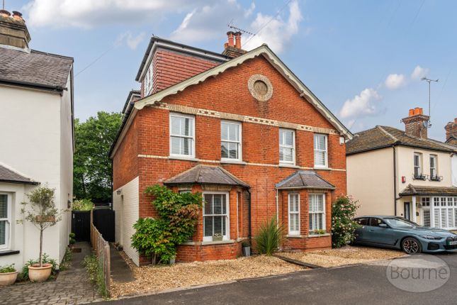 Denby Road, Cobham, Surrey, Surrey, KT11 3 bed semi