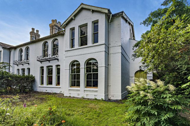 Queens Park Road, Chester, Cheshire, CH4 5 bed semi
