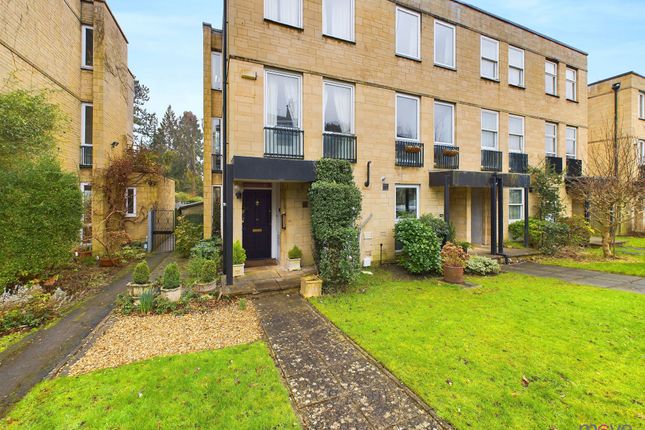 East Approach Drive, Cheltenham GL52 4 bed end of terrace house for sale