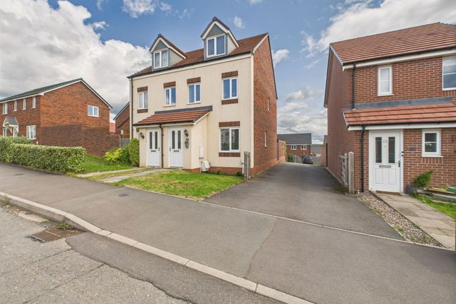 Hawling Street, Brockhill, Redditch... 3 bed townhouse for sale