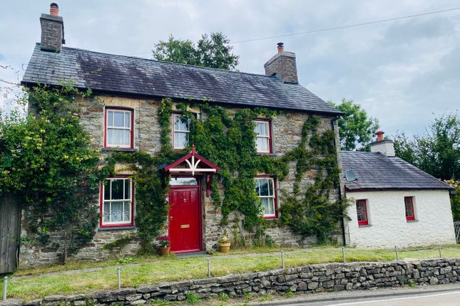 Drefach, Llanybydder, SA40 4 bed detached house for sale