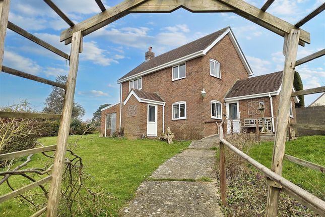2 bedroom detached house for sale
