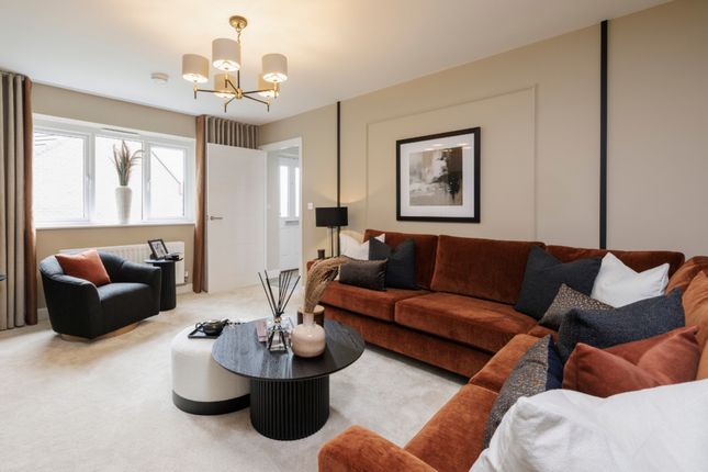 4 bed detached house