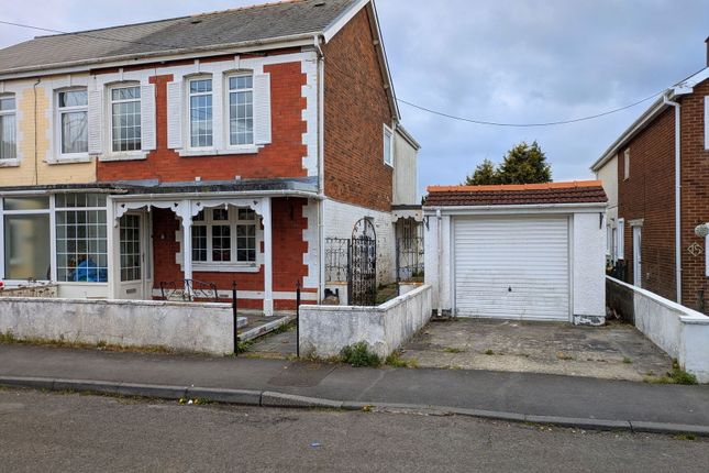 Heol Las, Ammanford, SA18 3EB 3 bed semi
