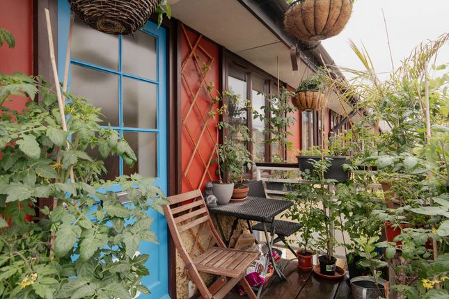 1 bedroom maisonette for sale