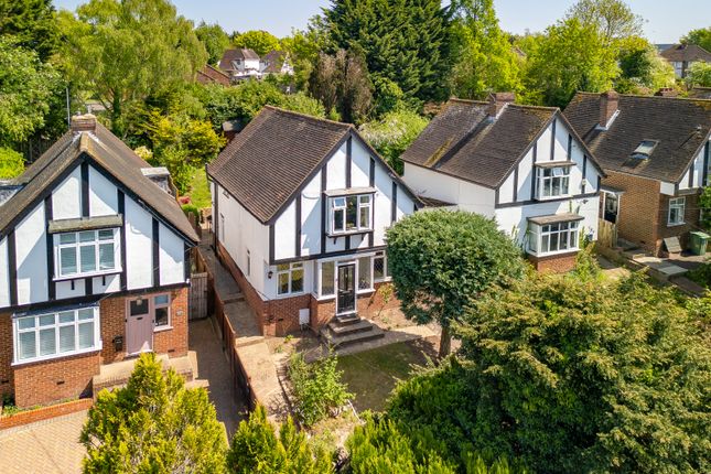 New Road, Buckinghamshire HP12 3 bed link detached house for sale