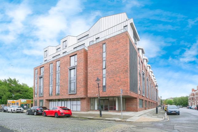 1 bedroom ground floor flat for sale
