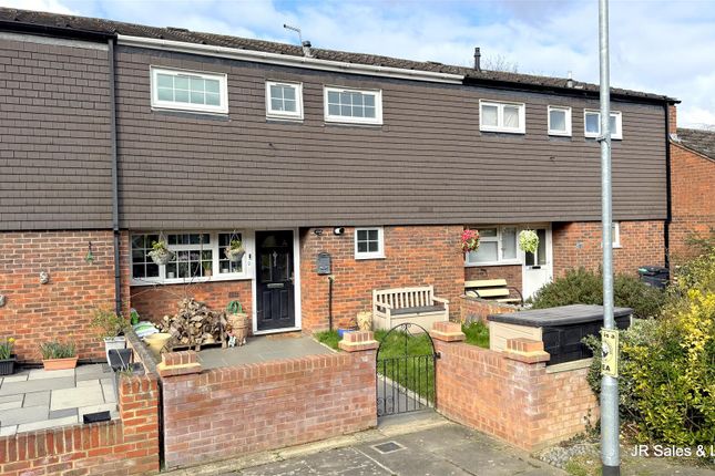 Mcgredy, West Cheshunt 3 bed terraced house for sale