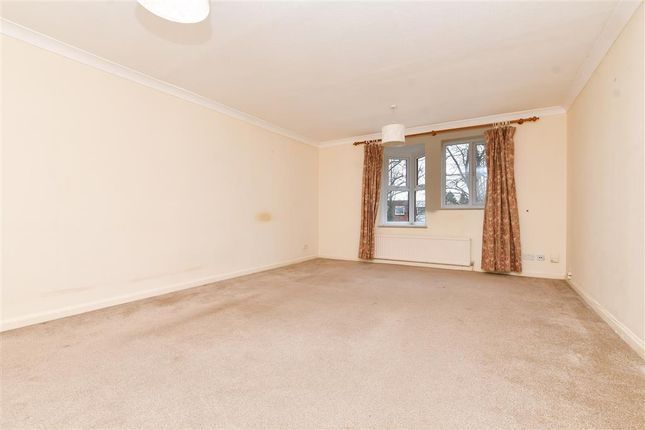 Overton Road, Sutton, Surrey 2 bed flat for sale