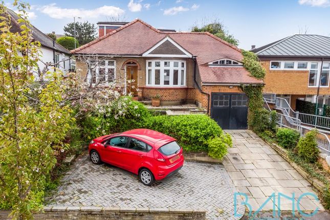 King James Avenue, Cuffley EN6 4 bed detached house for sale
