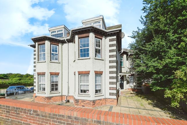 2 bedroom maisonette for sale