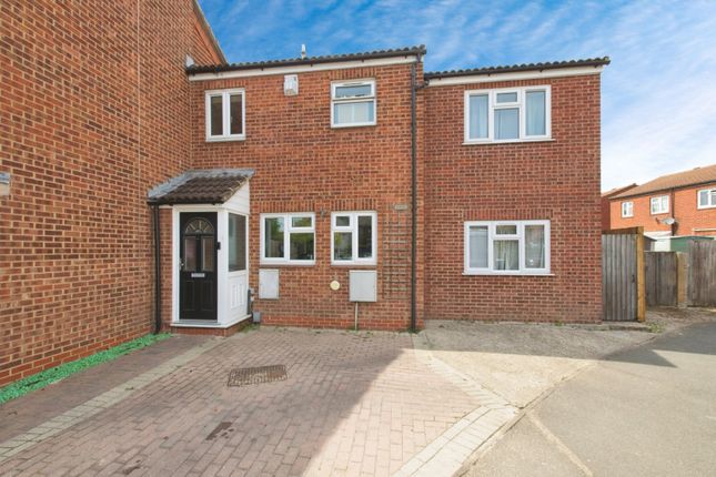 5 bedroom end of terrace house for sale