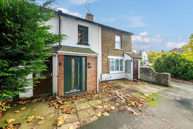 Egham TW20 2 bed terraced house for sale