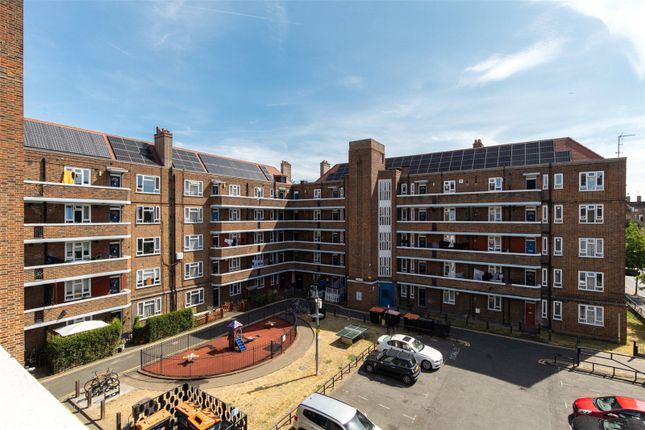 Whiston Road, Hackney E2 3 bed apartment for sale