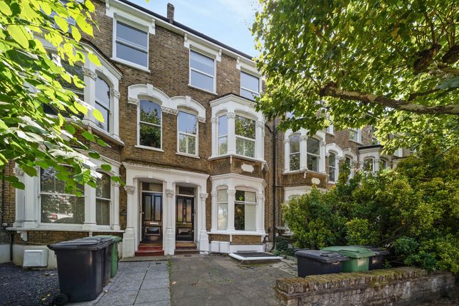 3 bedroom flat for sale