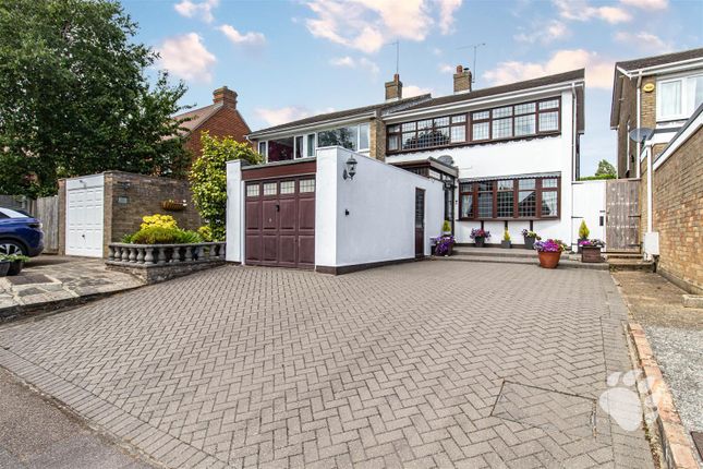 Bell Hill Close, Billericay CM12 4 bed semi