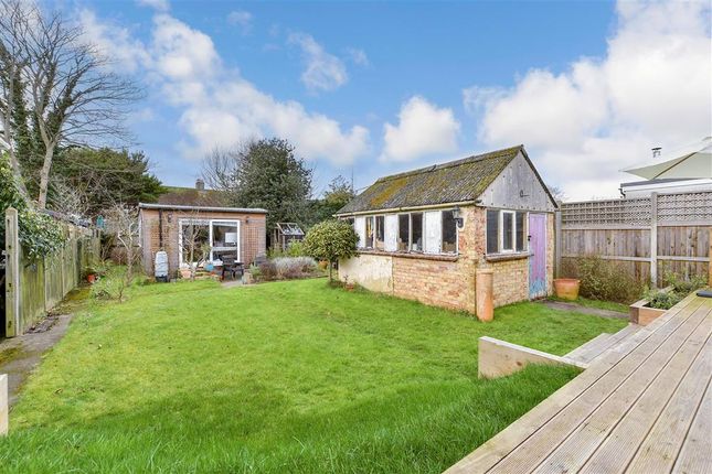 2 bed detached bungalow
