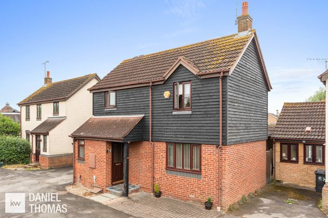 Horseshoe Close, Waltham Abbey, EN9 3 bed detached house for sale